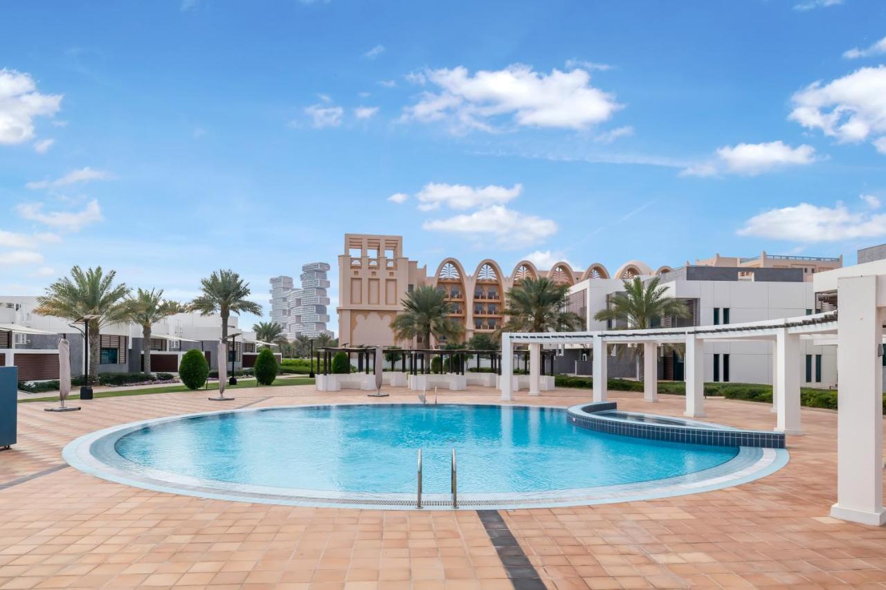 Fam Living - Sarai Beach Villas - Palm Jumeirah - Families Only Dubaï Extérieur photo